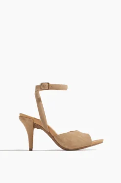 Yolette Sandal In Blonde Castoro