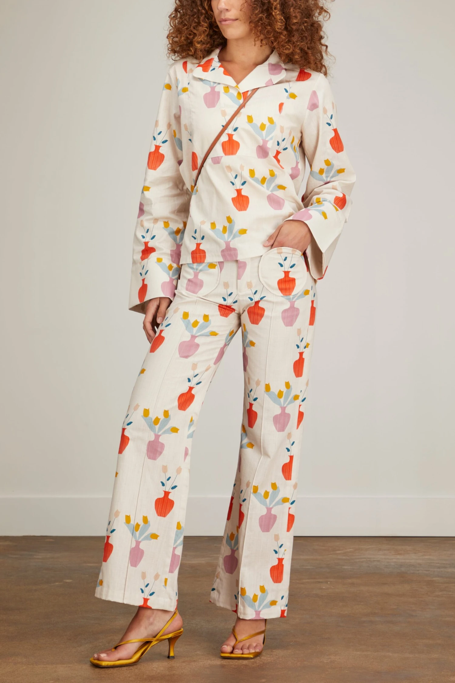 Yoshi Pant In Printed Flower Vase - Image 2