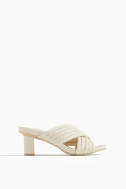 Carola Sandal In Creme Pebble Nappa