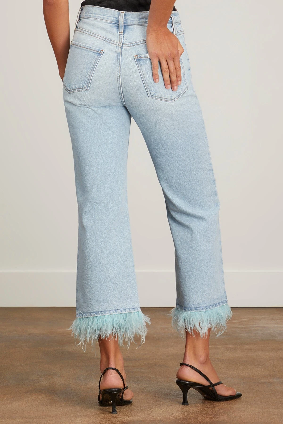 FRAME Le Dancing Jane Crop Jean In Legacy Clean - Image 4