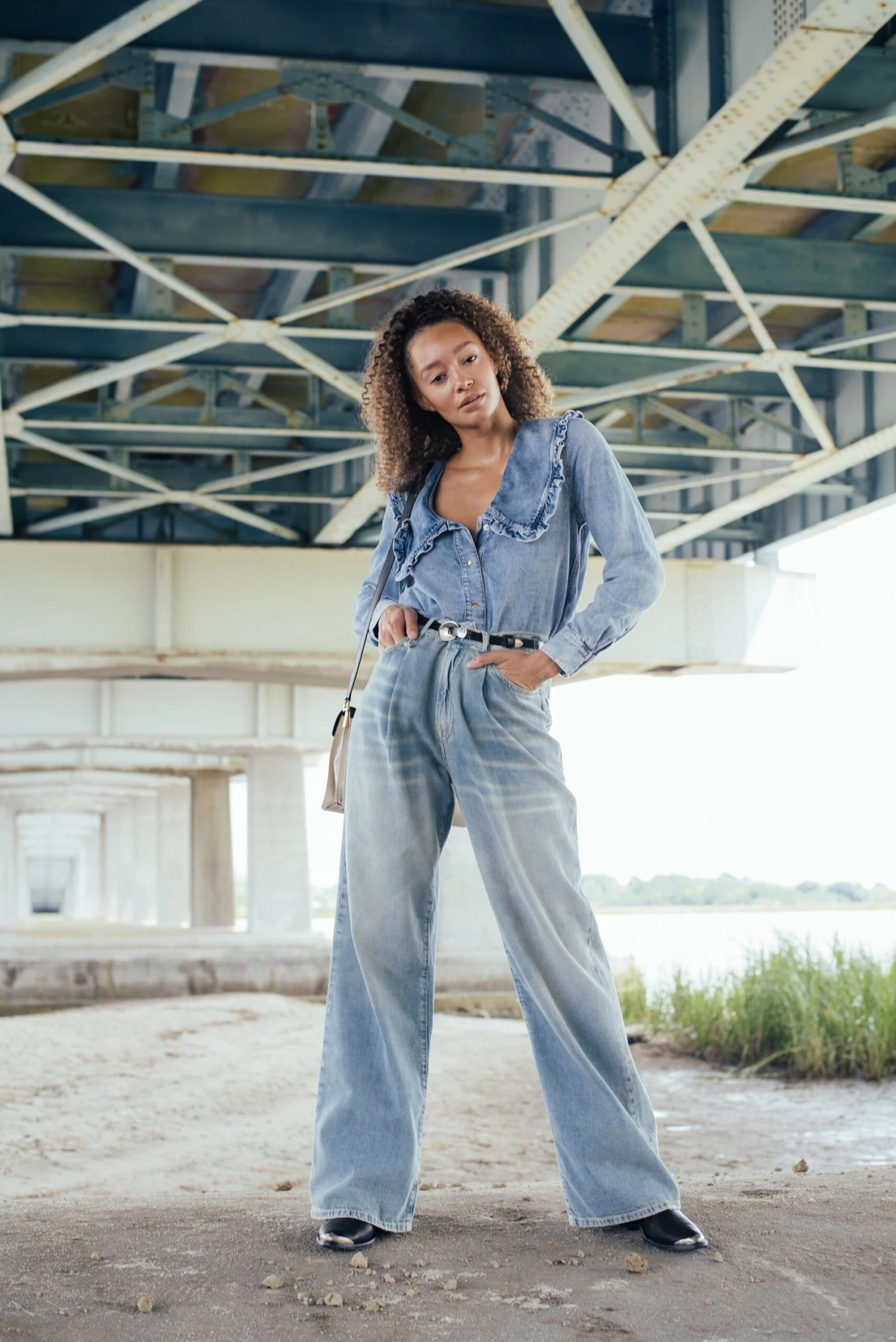 R13 Damon Pleated Wide Leg Jean In Lennon Blue - Image 6