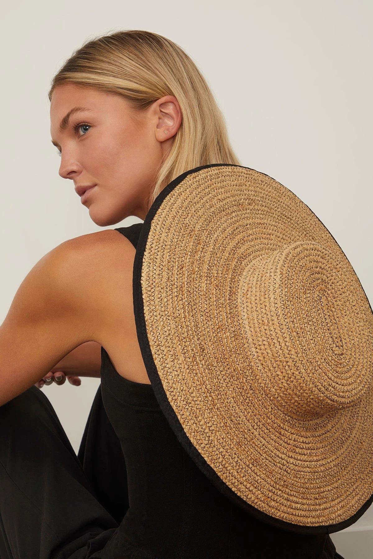 Clairborne Hat In Natural/Black - Image 2