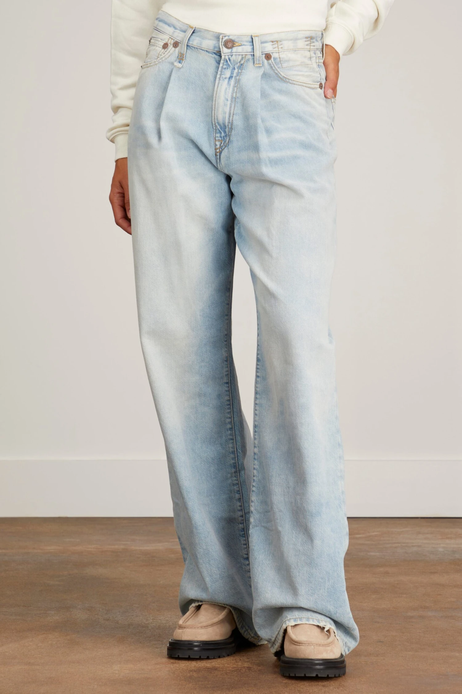 R13 Damon Pleated Wide Leg Jean In Lennon Blue - Image 3