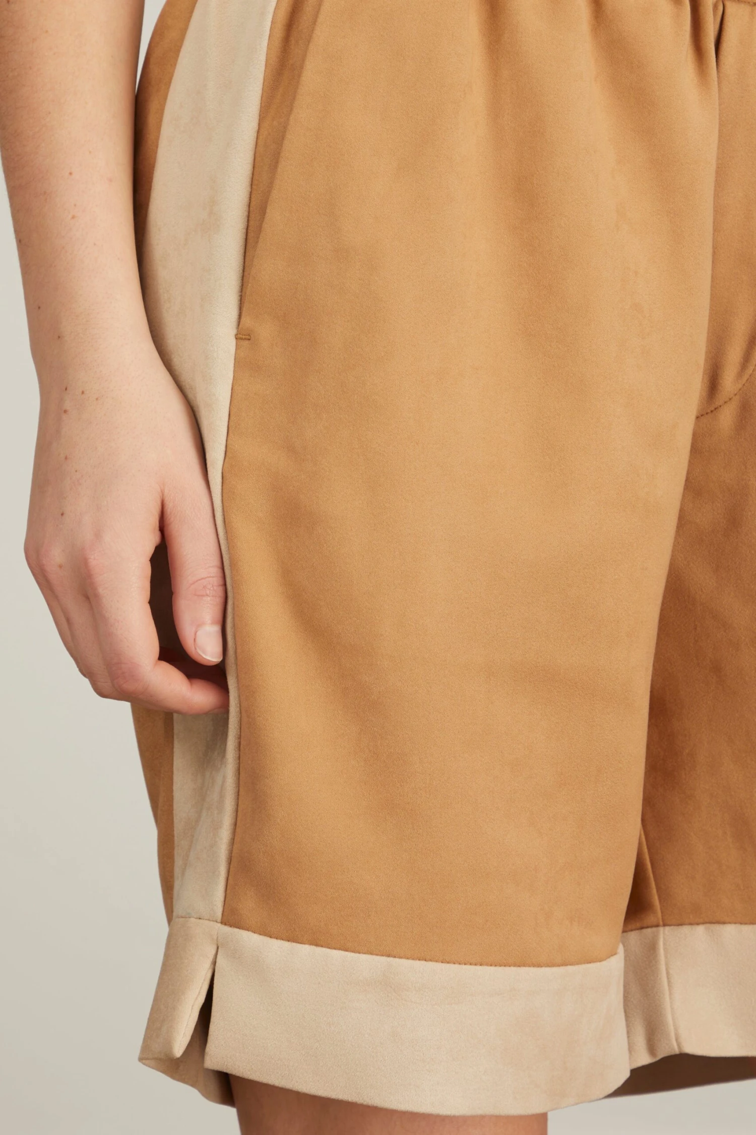 The Shorts In Eco-Beige - Image 5