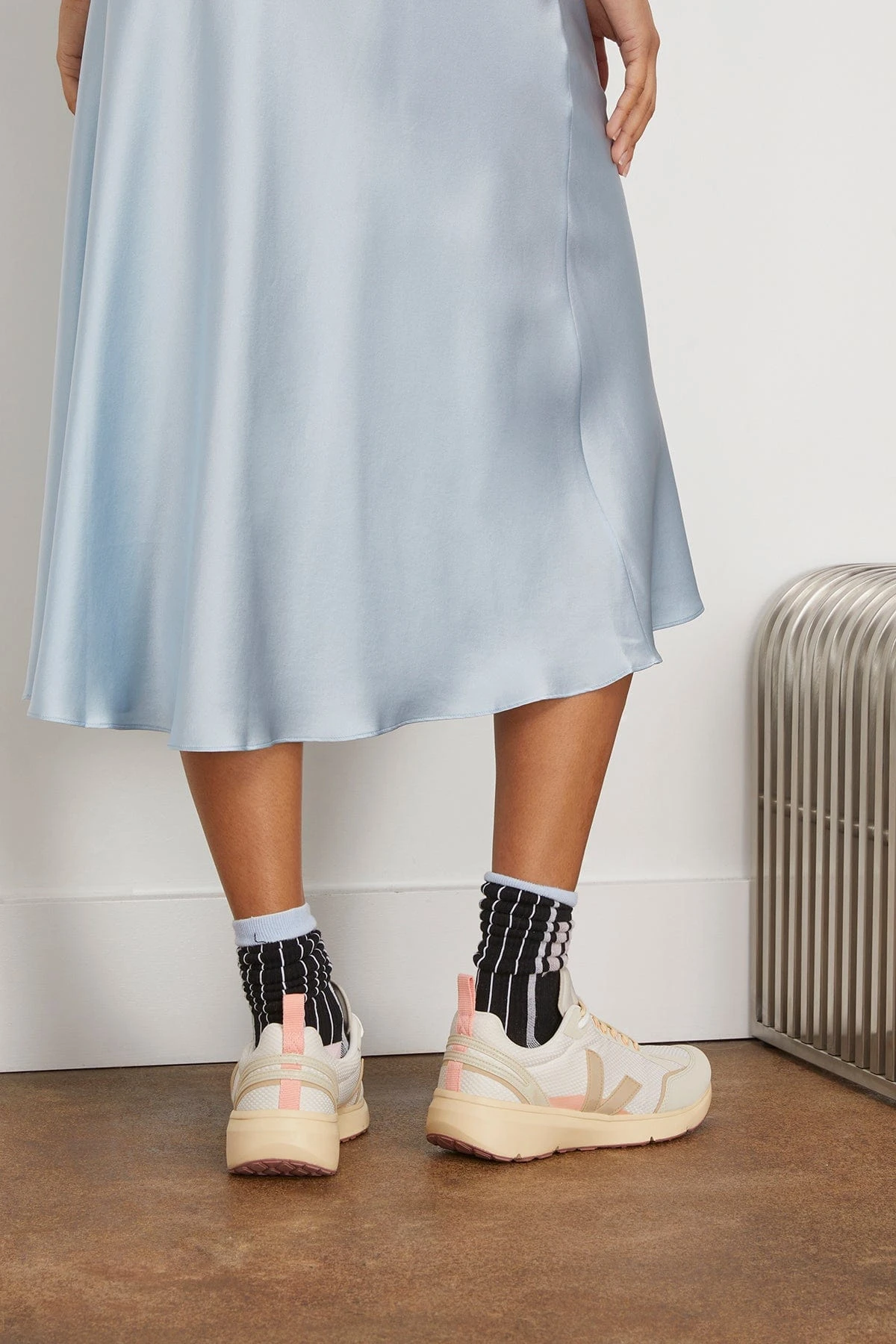 Veja Condor 2 Sneaker In Gravel Almond - Image 2